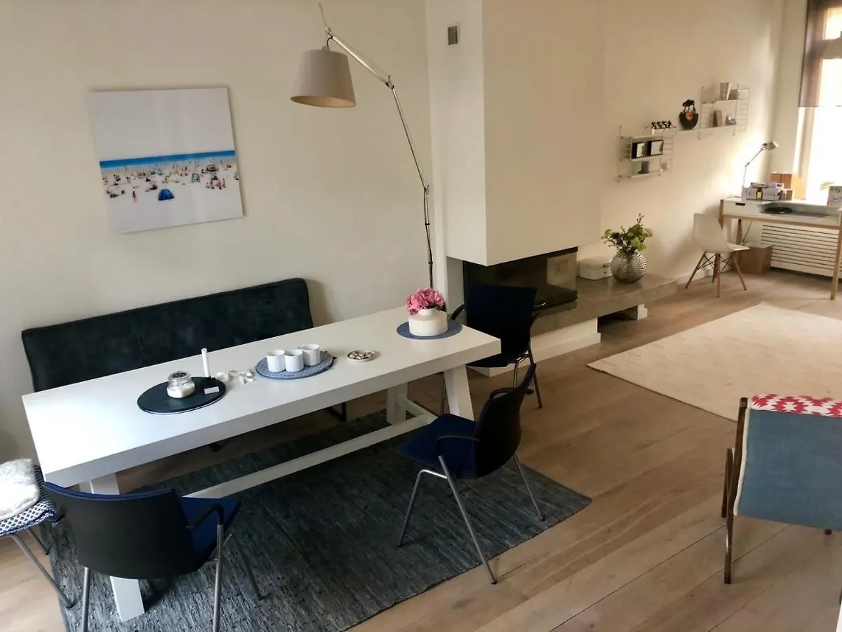 Family Beach House Zandvoort City Center بيت للعطل