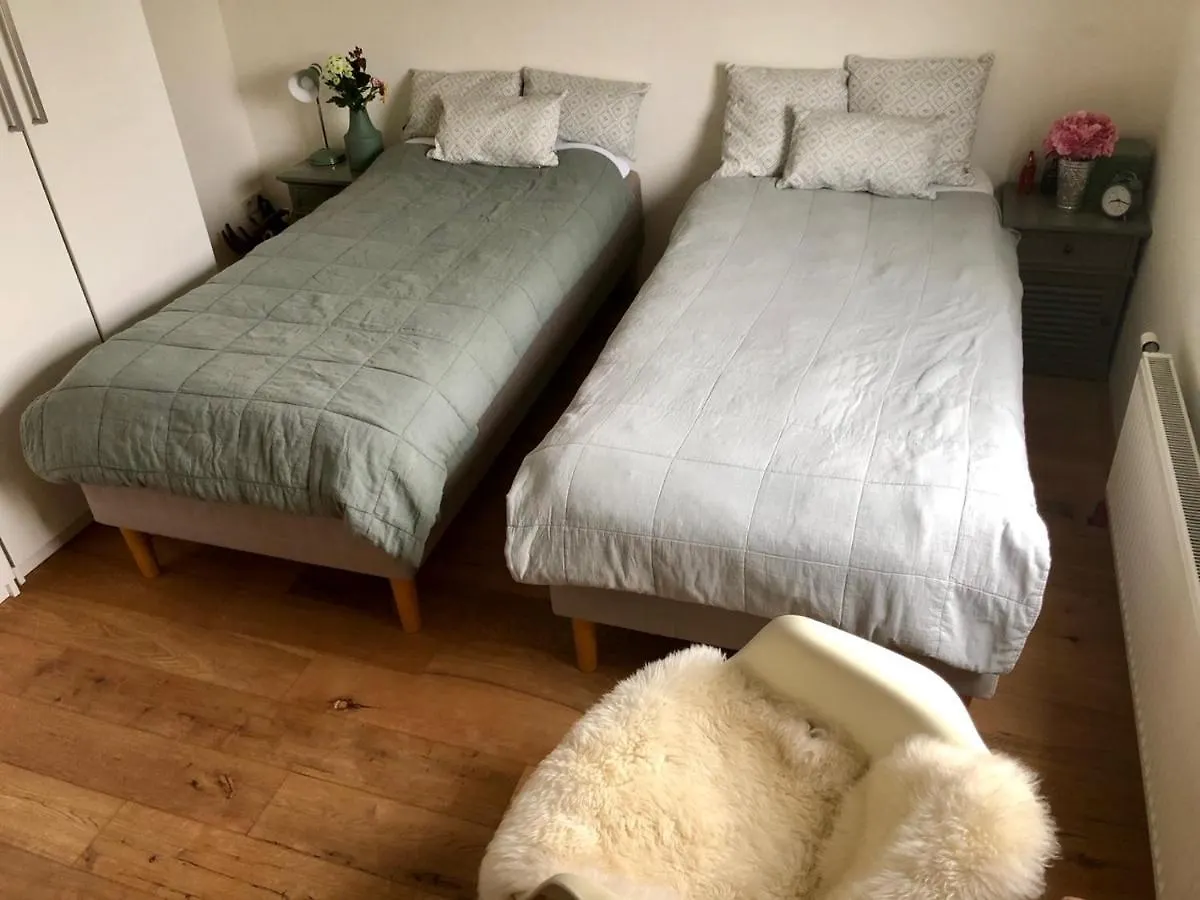 Family Beach House Zandvoort City Center هولندا
